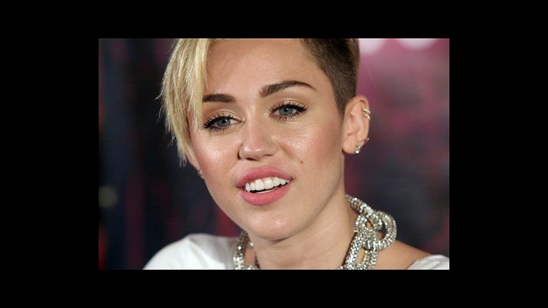 Miley Cyrus su Sinead O’Connor: Fare pace? Non saprei