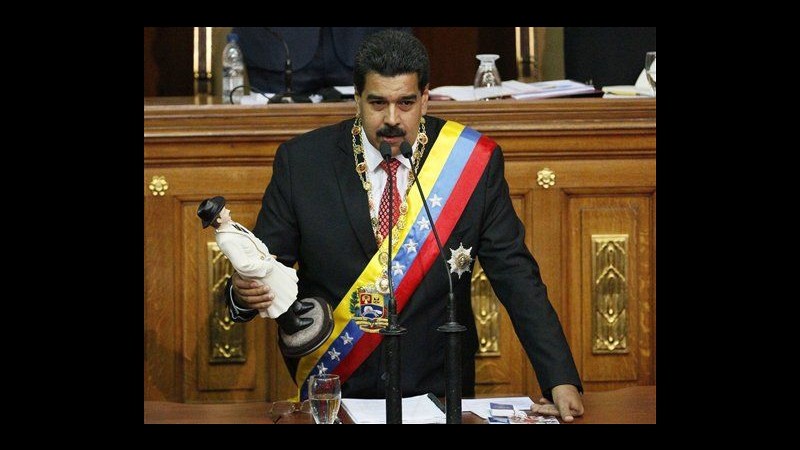 Venezuela, Maduro chiede poteri speciali al Parlamento