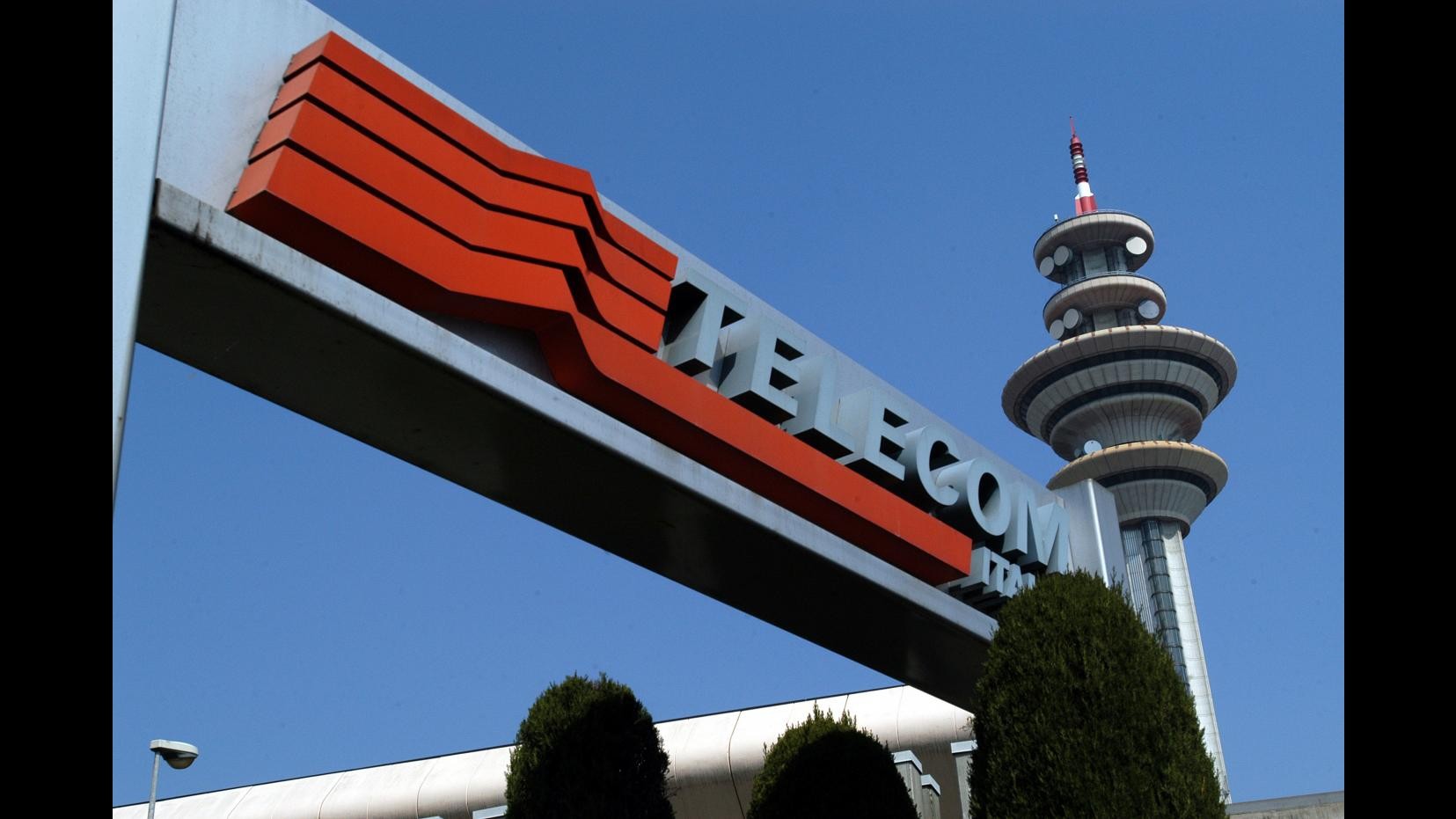 Telecom declassata. Azienda: Noi solidi. Per BlackRock ‘titolo interessante’
