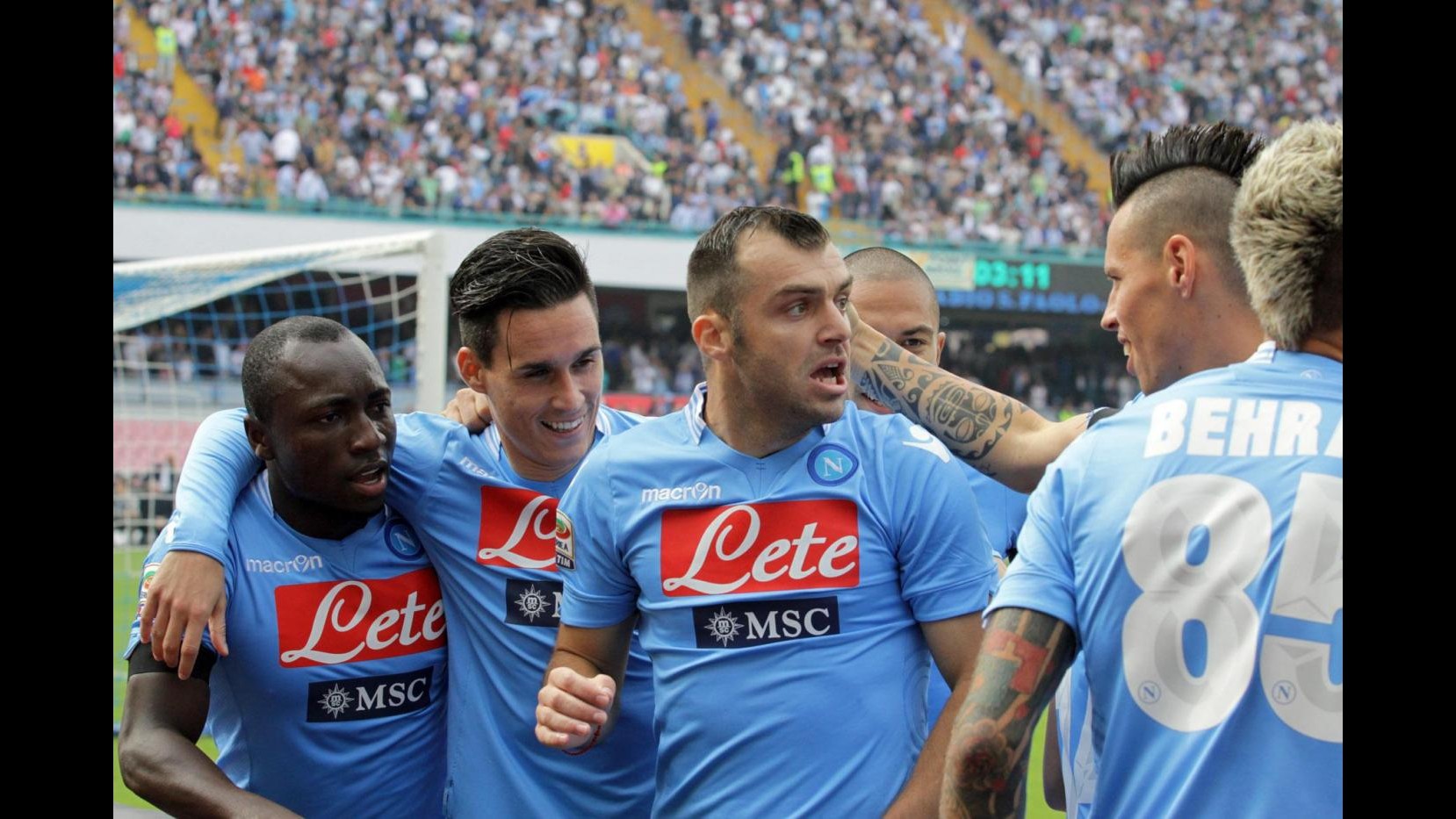 Serie A, Napoli ritrova il sorriso: poker servito al Livorno anche senza Higuain