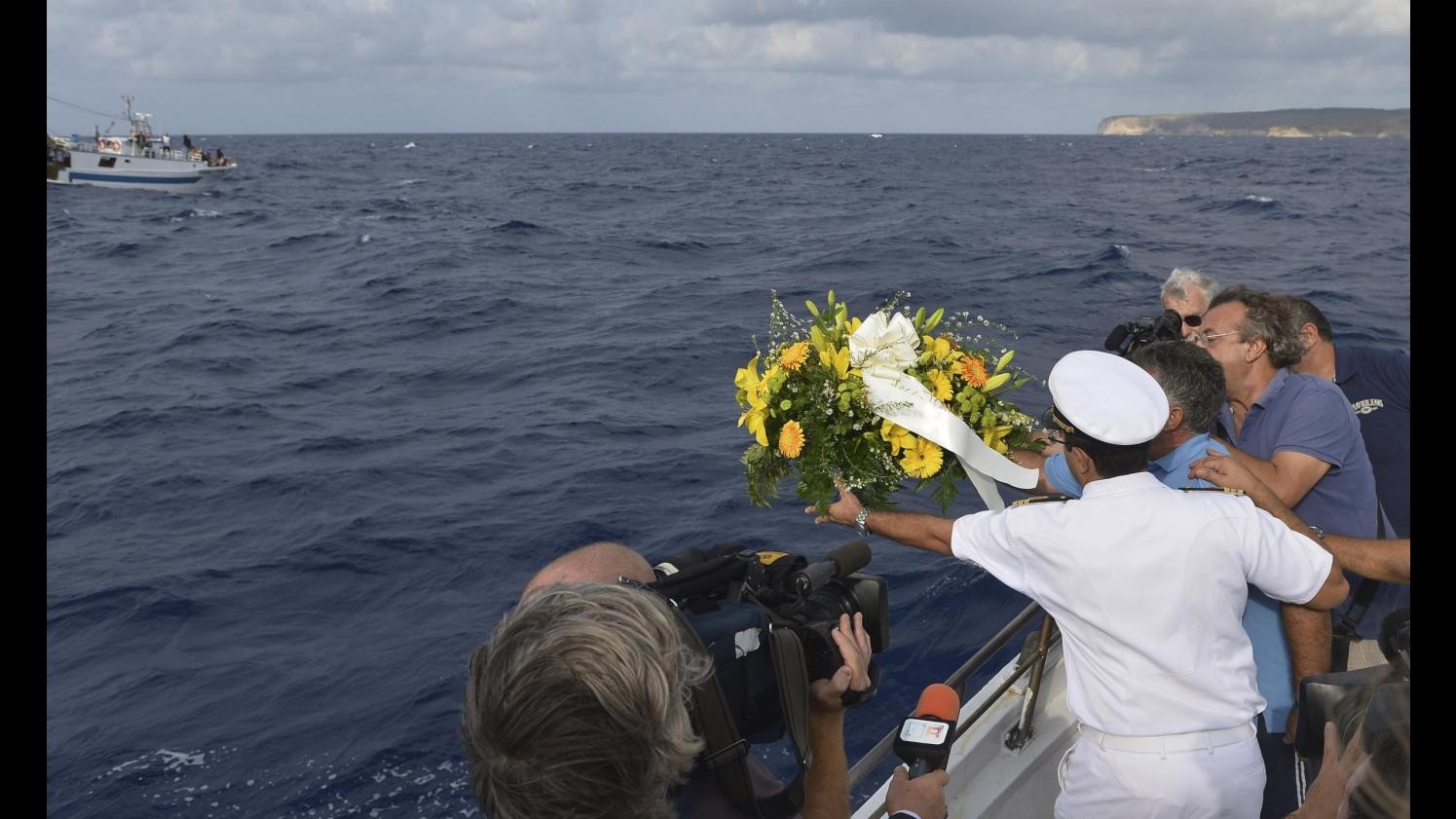 Sbarchi, riprese ricerche migranti dispersi a Lampedusa