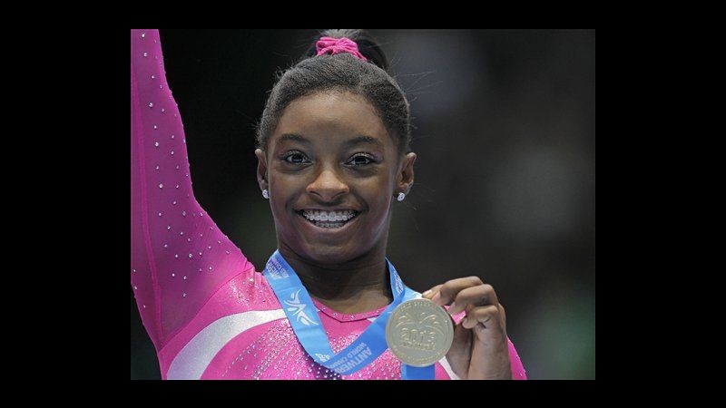 Ginnastica, Simone Biles regina mondiale. Ferrari sesta, Ferlito 11/a