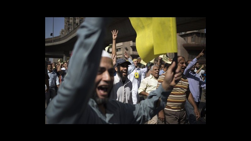Egitto, lacrimogeni e spari a marce pro-Morsi: almeno 4 morti