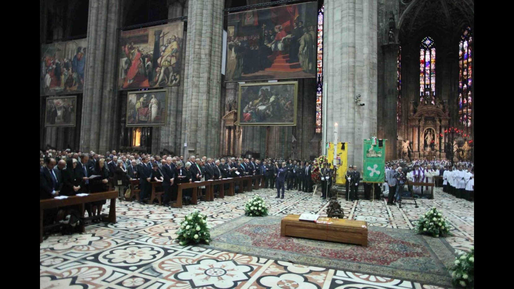 Milano, per ultimo saluto a cardinal Martini oltre 20mila persone