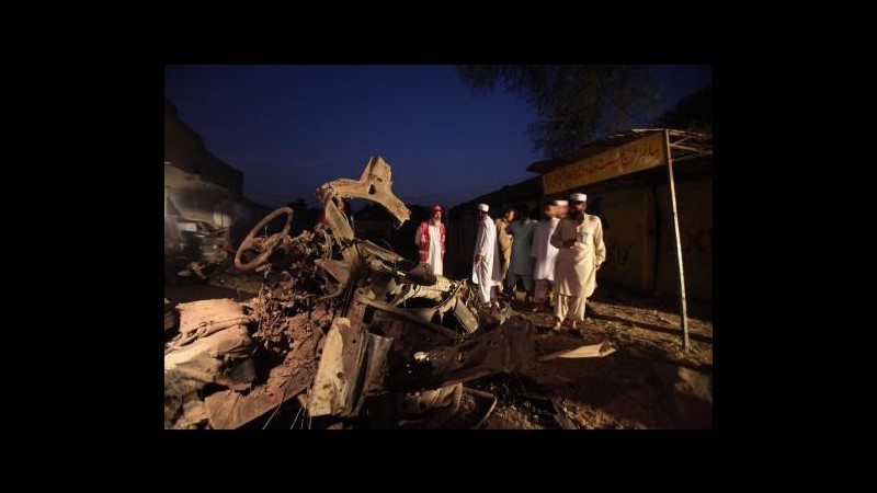 Pakistan, autobomba contro auto consolato Usa: 2 morti e 19 feriti