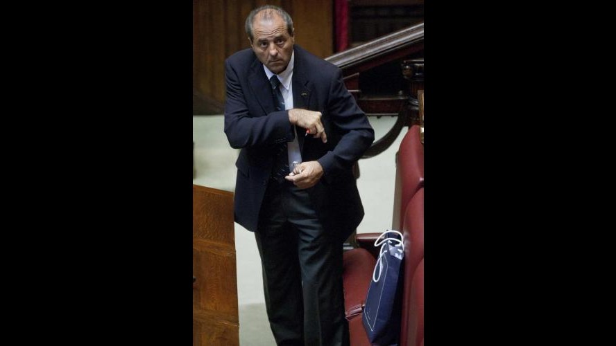 Scuola, Di Pietro a Profumo: Bisogna invertire la rotta