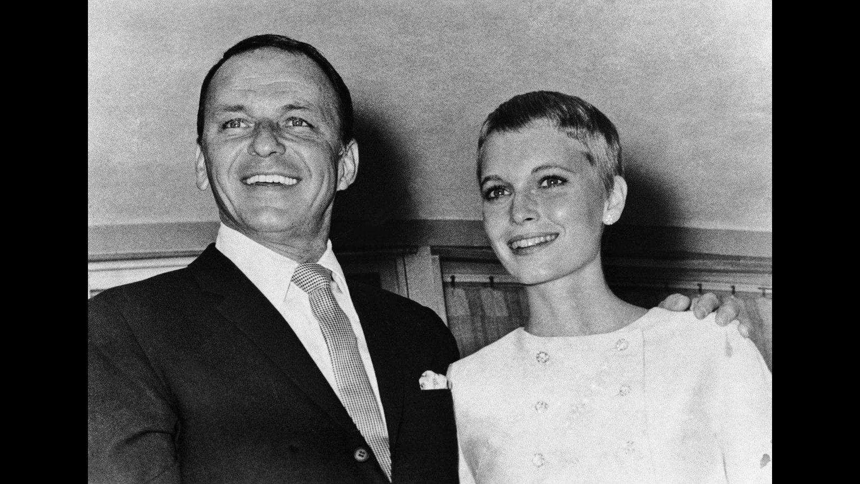 Mia Farrow, confessione shock: Mio figlio è di Sinatra non di Woody Allen