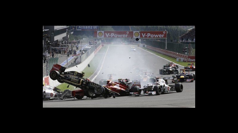 F1, Gp Belgio: Alonso ed Hamilton subito fuori per un incidente