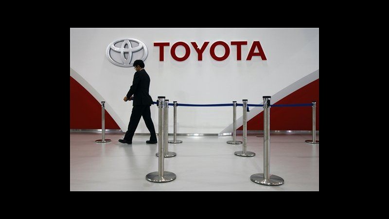 Toyota alza target su profitto di esercizio, utile III trimestre +70%