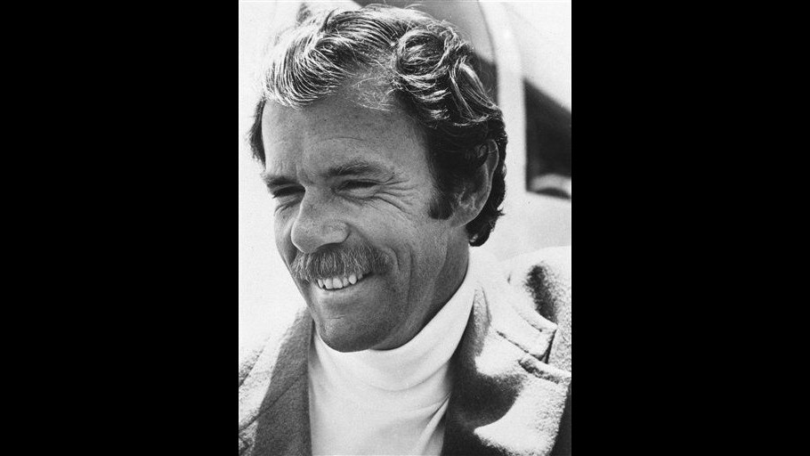 Usa, autore del ‘Gabbiano Jonathan Livingston’ ferito in schianto aereo