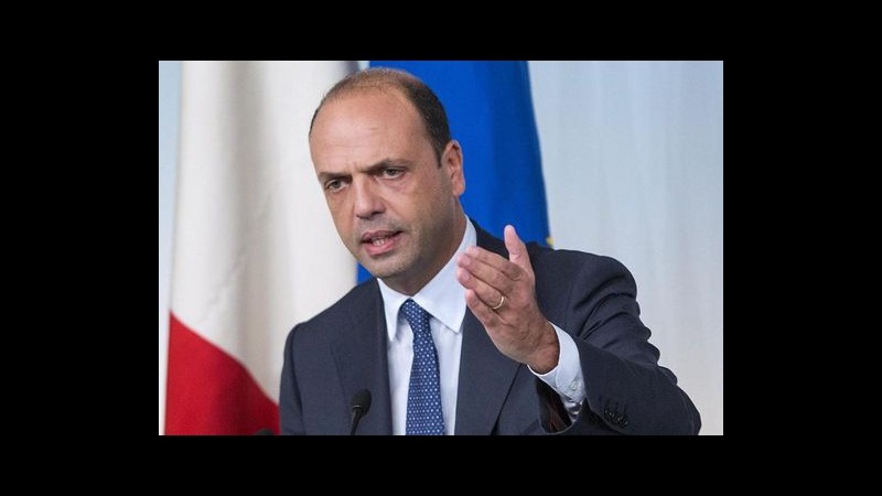 E’ scontro nel Pdl: Alfano contro Fitto, sebbene appello a unità di Berlusconi