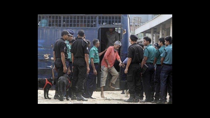 Bangladesh, 152 condanne a morte per ammutinamento del 2009
