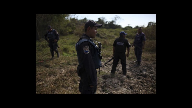 Messico, esercito prende controllo del porto di Lazaro Cardenas