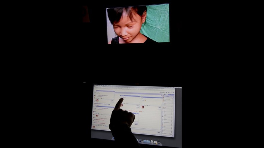 Bimba virtuale ‘incastra’ online migliaia di pedofili