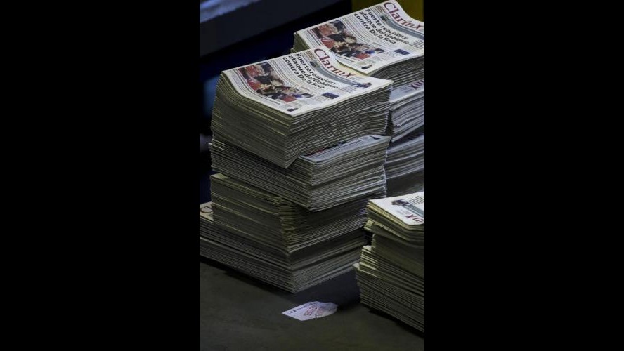 Argentina, Grupo Clarin annuncia divisione in risposta a legge media