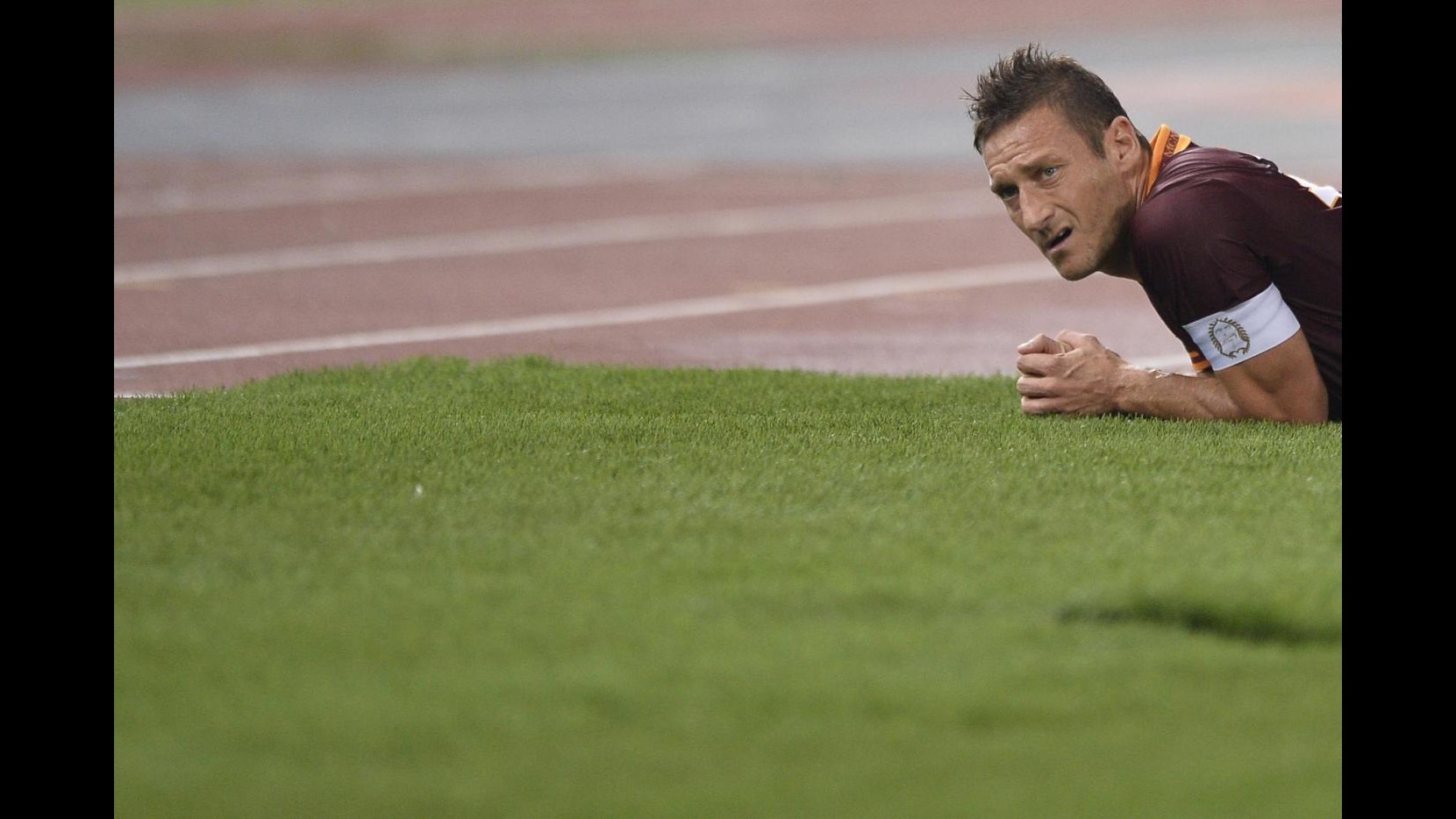 Roma, ecografia rassicurante per Totti: nuovi esami tra 7-10 giorni