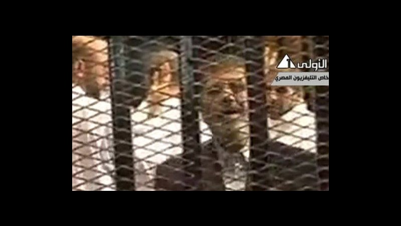 Egitto, tv di Stato mostra prime immagini di Morsi in tribunale