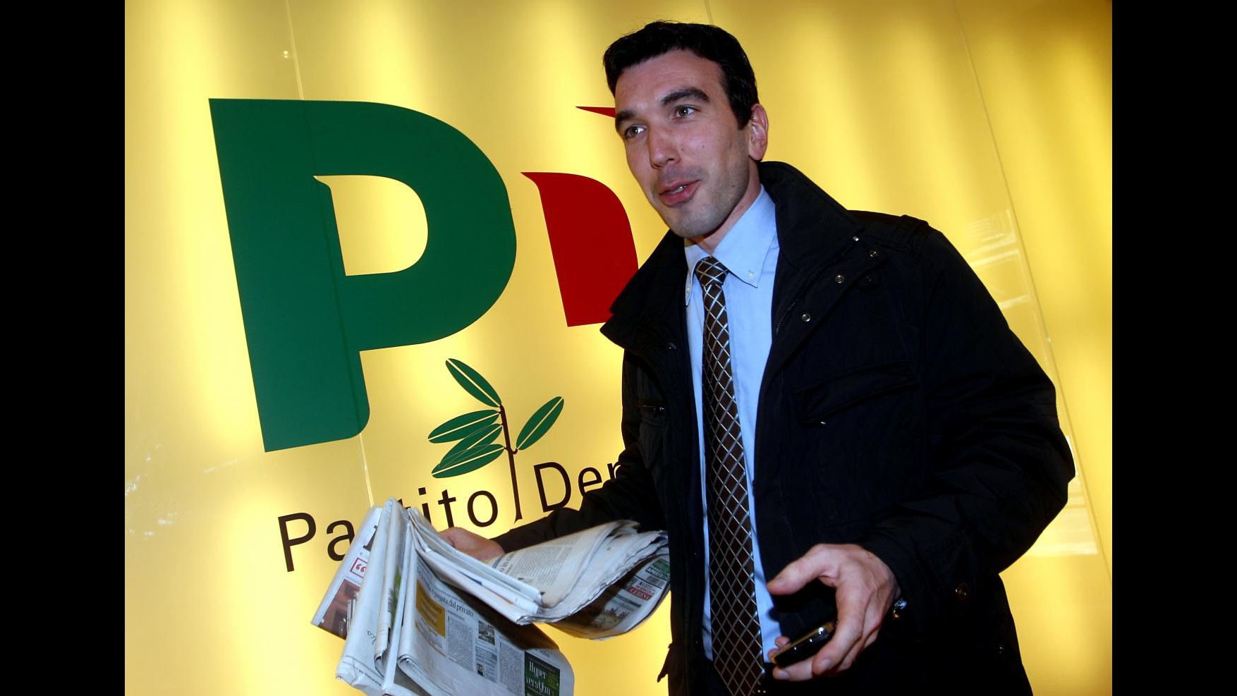 Fondi Pdl, pronti a dimettersi anche i consiglieri Pd in Lombardia