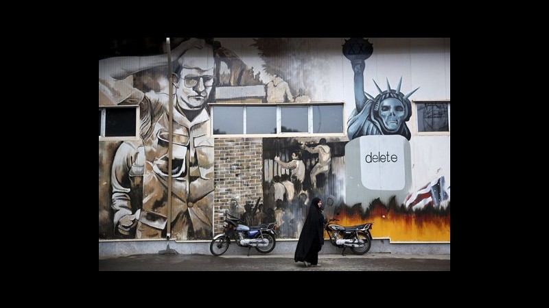 Iran, anniversario crisi ostaggi: proteste davanti ex ambasciata Usa