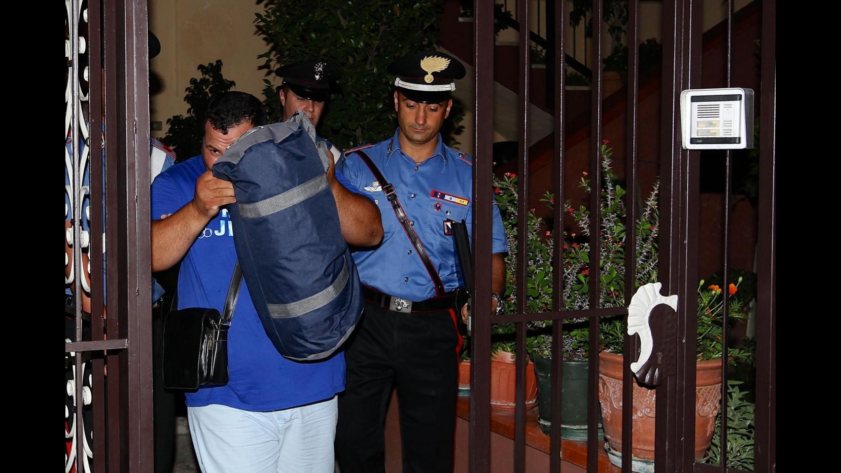 Cosenza, arrestati 11 dipendenti comunali che falsificavano presenze