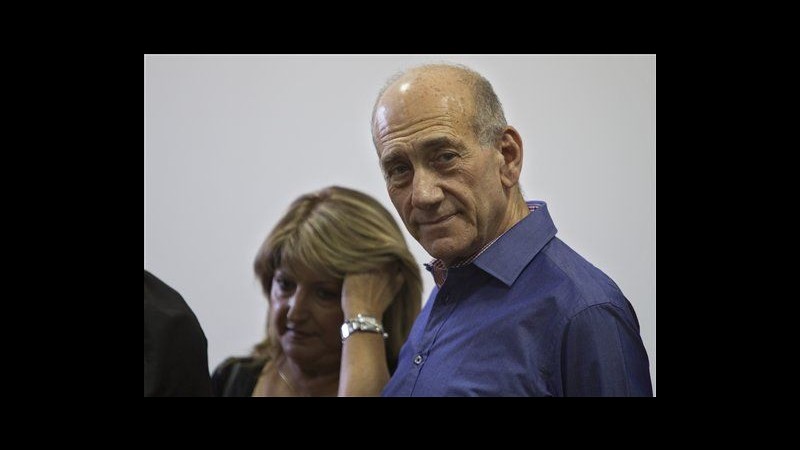 Israele, Olmert evita carcere: multa e un anno con la condizionale