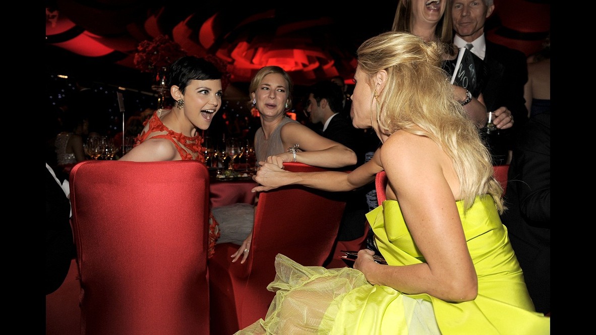 Emmy 2012, sul red carpet abiti grigi e scollature vertiginose