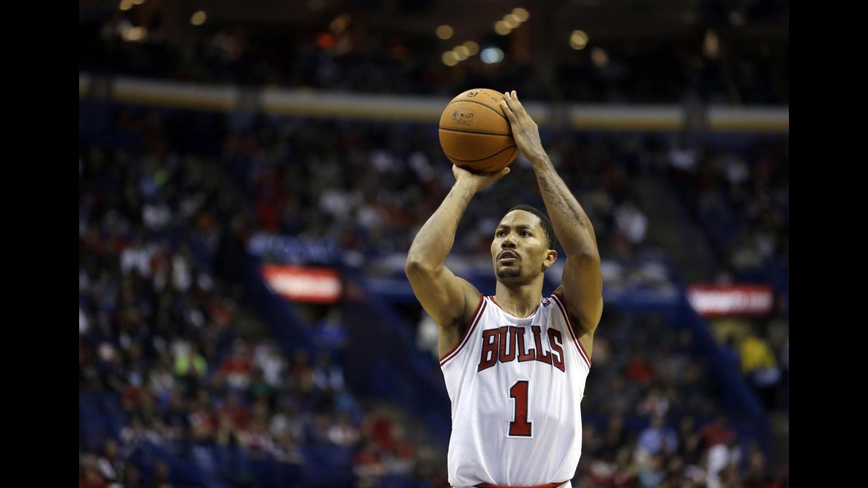 Nba: Bargnani delude, New York ko contro Chicago. Rose realizza canestro decisivo a 5″ dalla fine