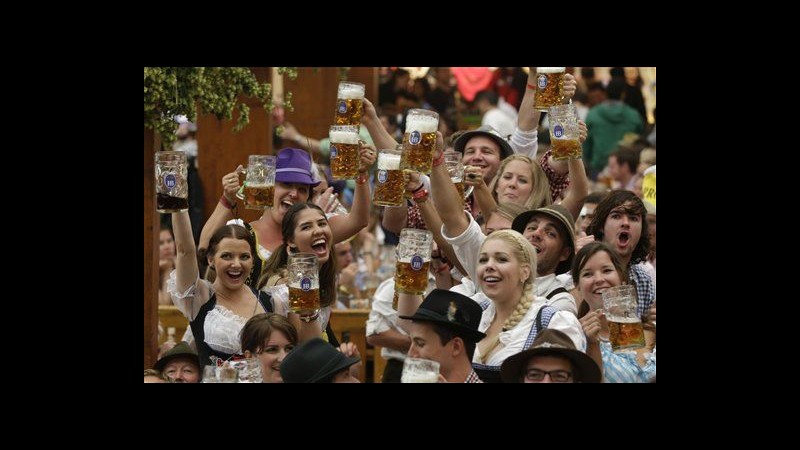 Germania, al via a Monaco l’Oktoberfest, sarà aperto fino al 7 ottobre