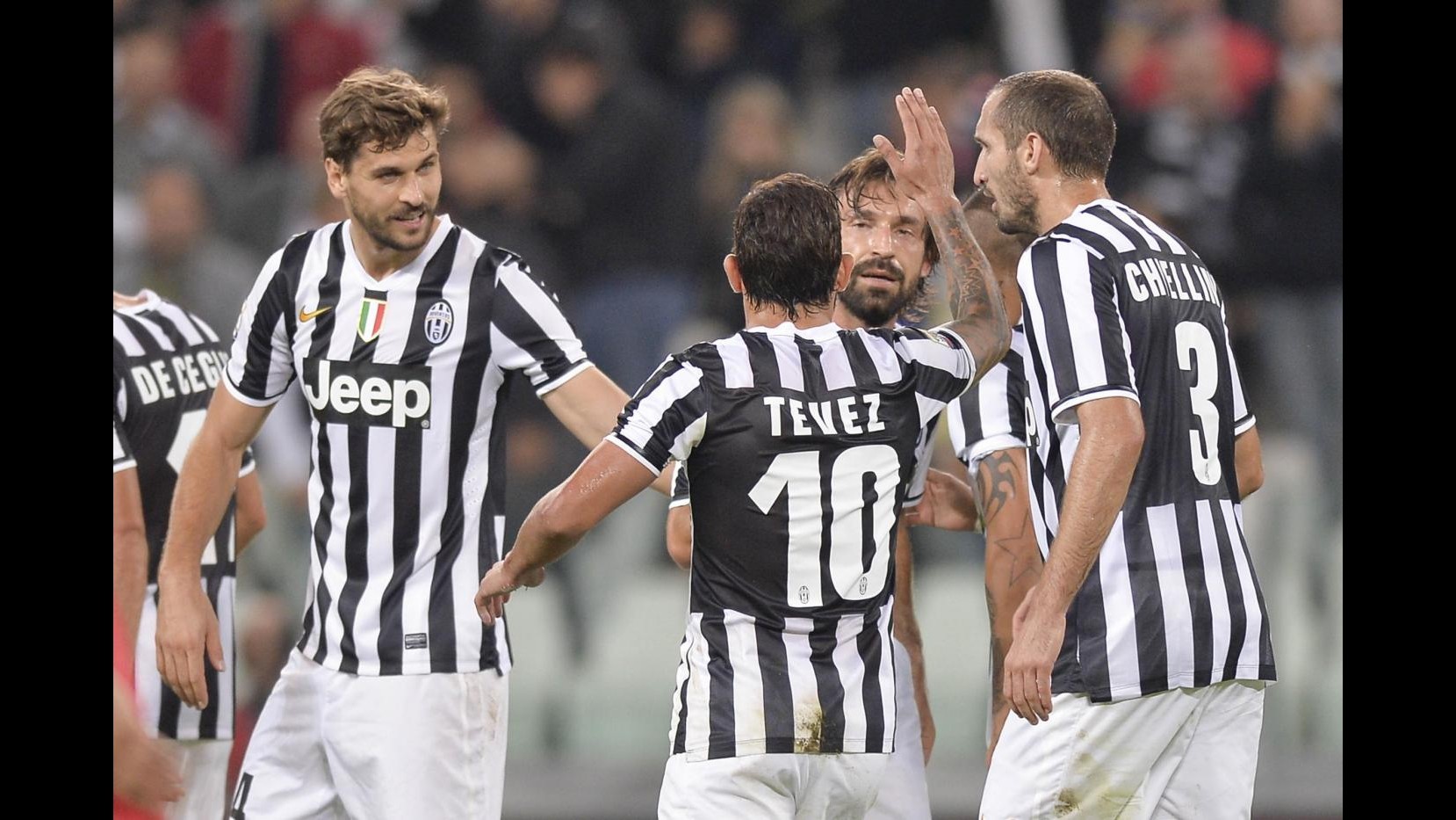 Serie A,  Juve vince sul velluto: 4-0 al Catania con i gol di Vidal, Pirlo, Tevez e Bonucci