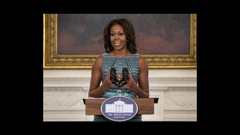 Usa, nuova campagna Michelle Obama: Big Bird promuoverà consumo verdura