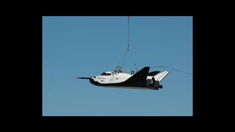 Spazio, testato mini shuttle Dream Chaser: problemi con atterraggio