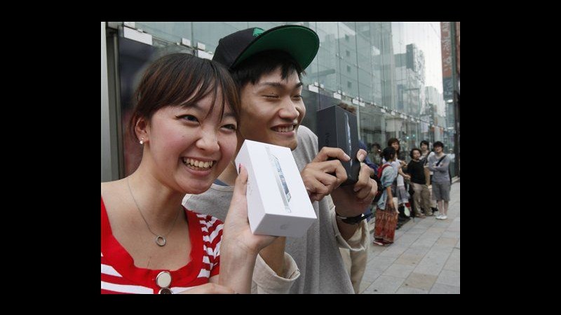 Apple, apre vendita iPhone 5 in Asia e Australia: assalto ai negozi