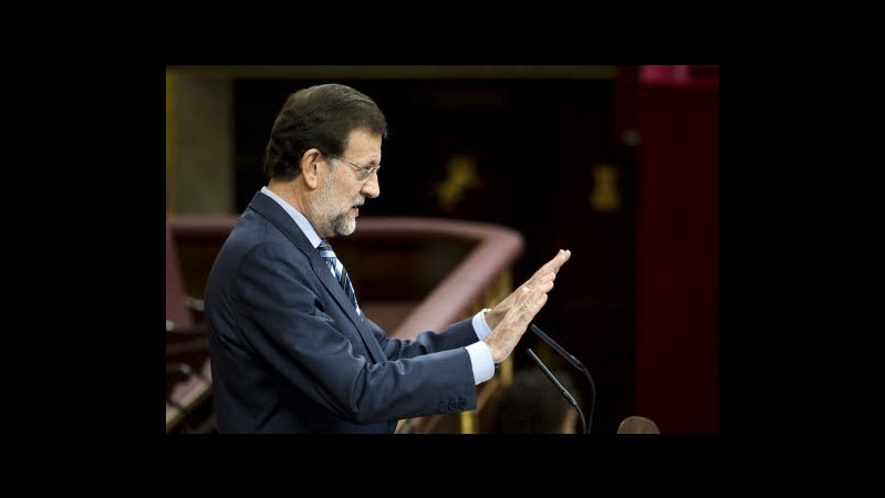 Spagna vende oltre target offerta 4,8 mld bond, giù tassi decennali