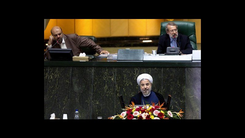 Iran, Parlamento boccia uno dei 3 nuovi ministri nominati da Rohani