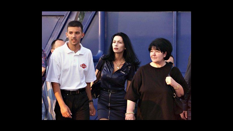 Serbia, governo: Vedova e figlio Milosevic tornino da esilio