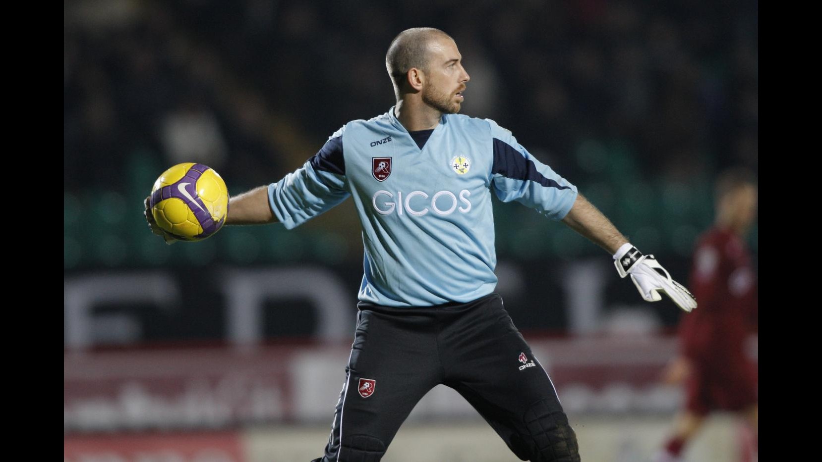 Siena, tre settimane di stop per il portiere Campagnolo