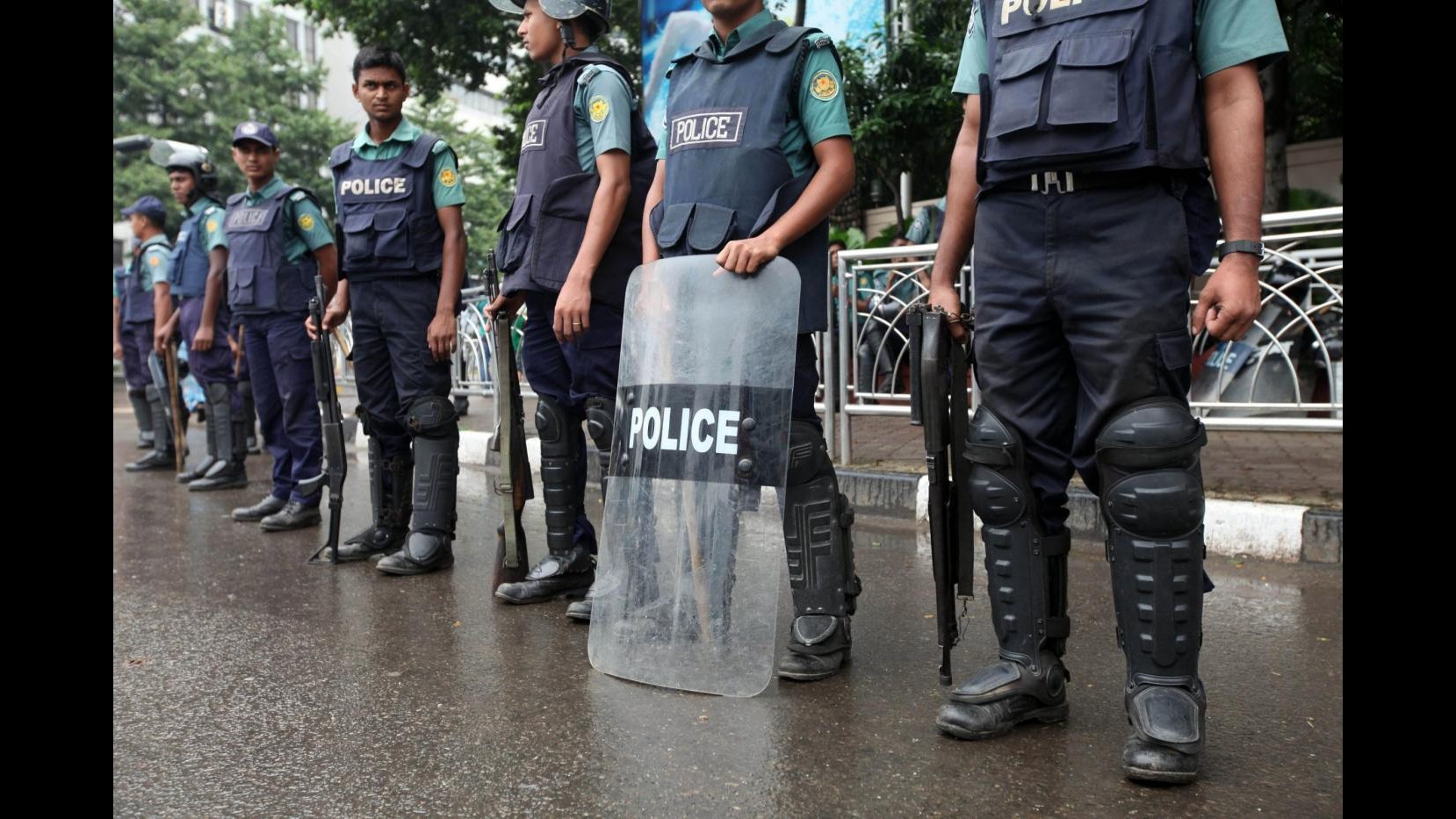 Bangladeh, sciopero generale opposizione. 3 morti in violenze
