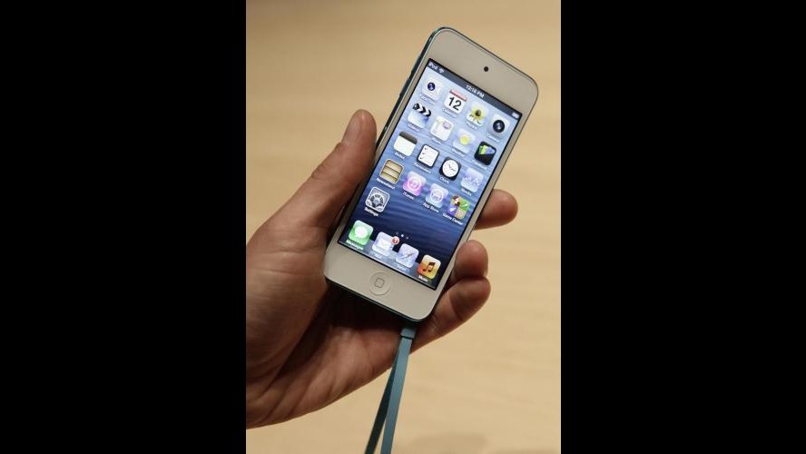 New York, file chilometriche per l’iPhone 5: c’è chi lo fa a pagamento