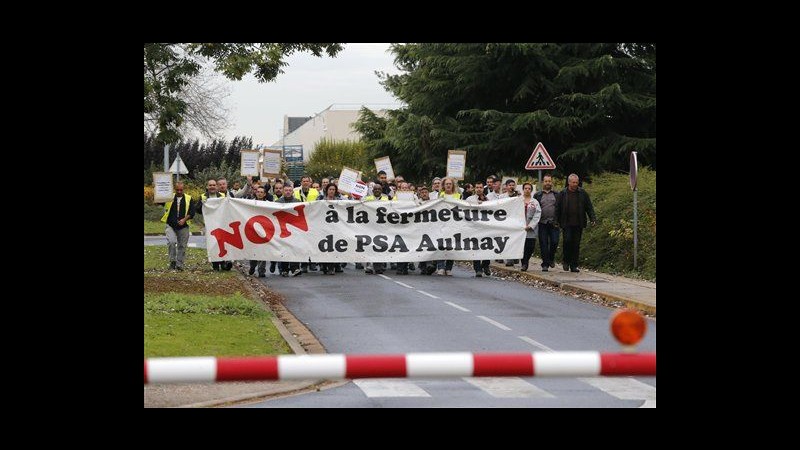 Citroen, ultima auto da fabbrica Aulnay-sous-Bois, proteste di operai