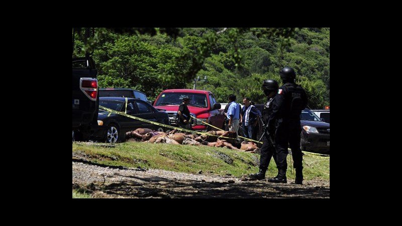Messico, due ex militari tra i 17 uomini torturati e uccisi a Tizapan