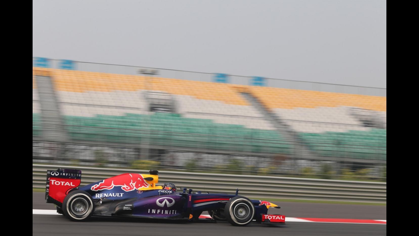 F1, Gp India: Red Bull domina prime libere, Ferrari in ripresa: Alonso 5°, Massa 7°