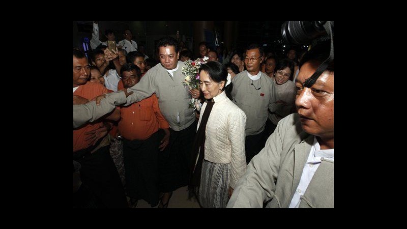 Birmania, Aung San Suu Kyi ritira premio Sakharov dopo 23 anni