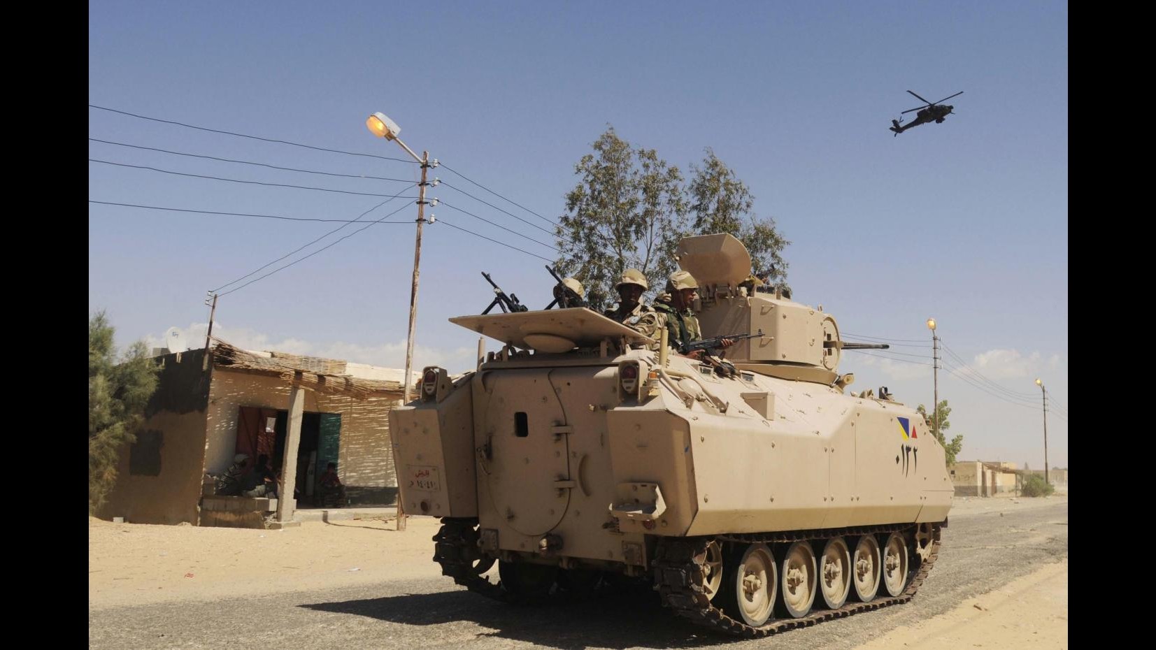 Egitto,bomba in Sinai contro mezzi esercito: un soldato morto,7 feriti