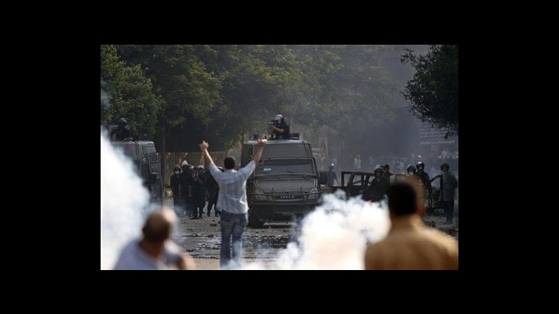 Film Maometto, 2mila in corteo a Sanaa verso ambasciata Usa, scontri