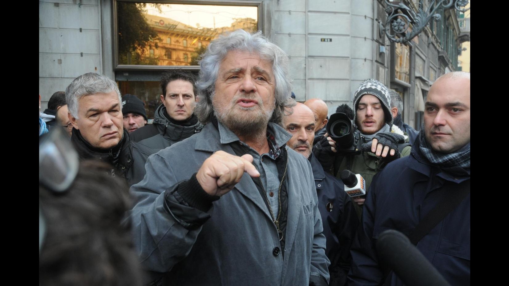 Genova, 4 giorno di sciopero Amt. In piazza anche Grillo