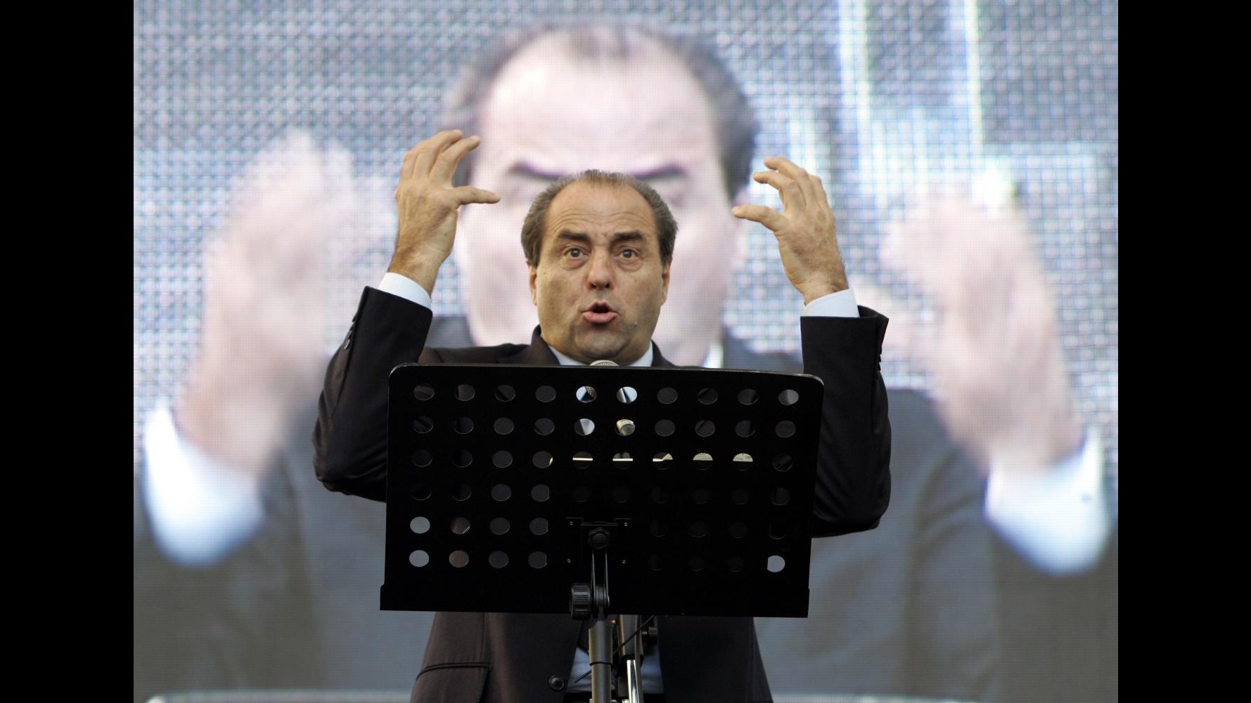 Di Pietro: Monti come Berlusconi, al netto del bunga bunga