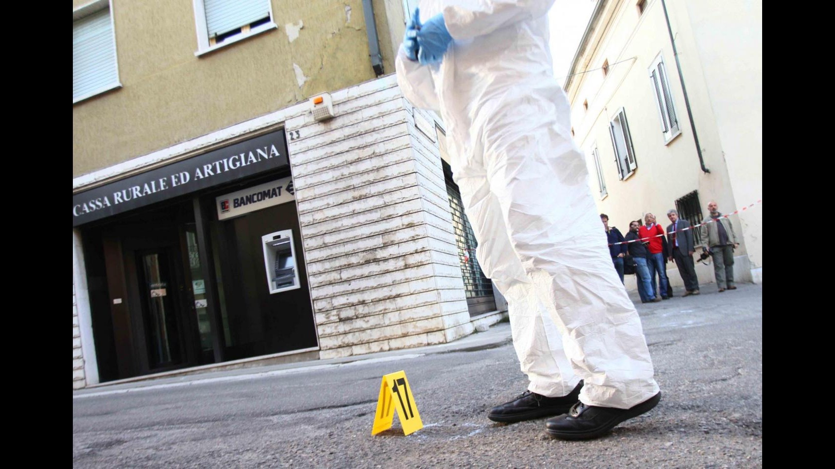 Foggia, presa banda di rapinatori seriali di banche, 8 arresti