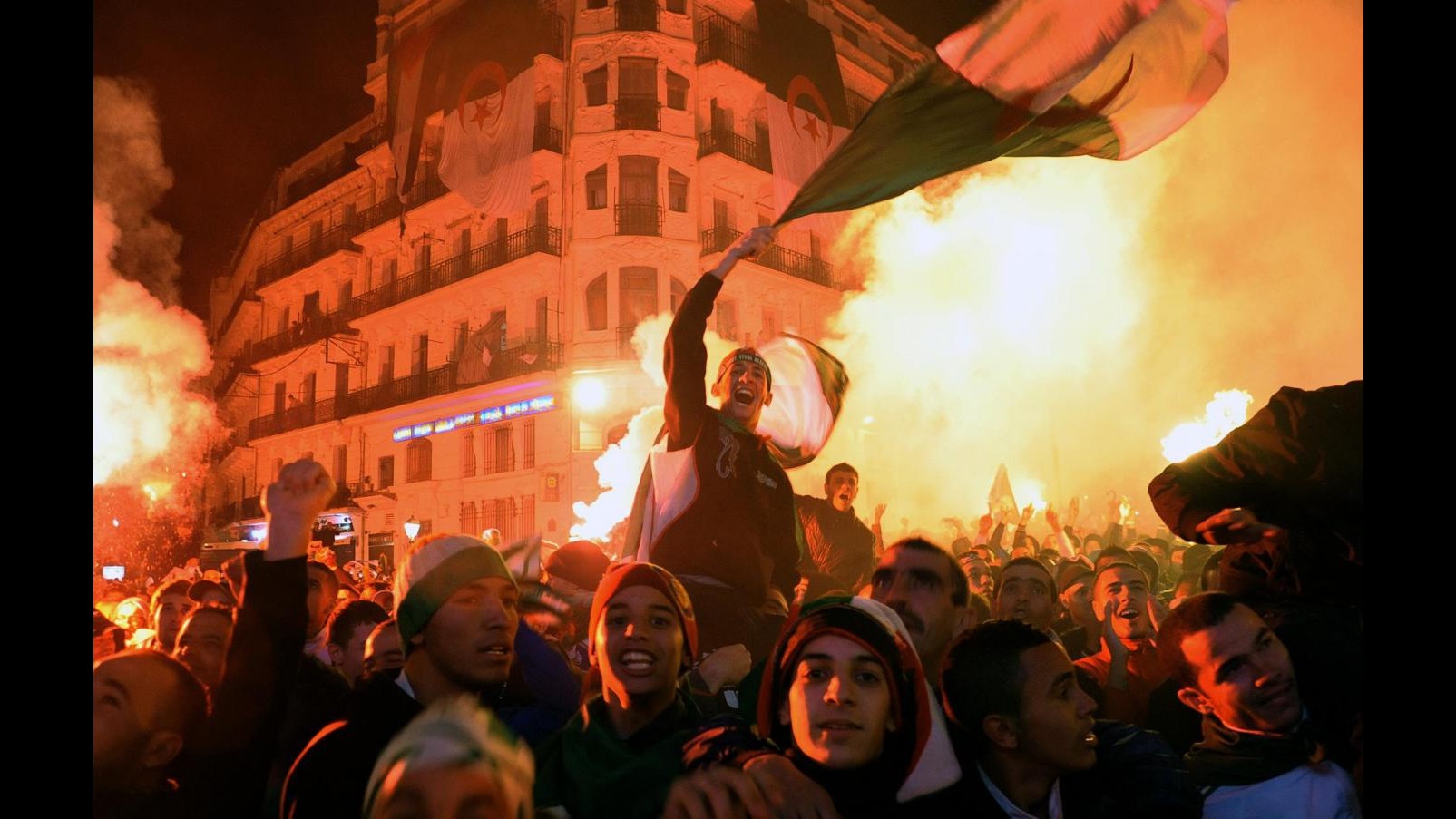 Algeria, 12 morti durante festa per qualificazione ai Mondiali di calcio