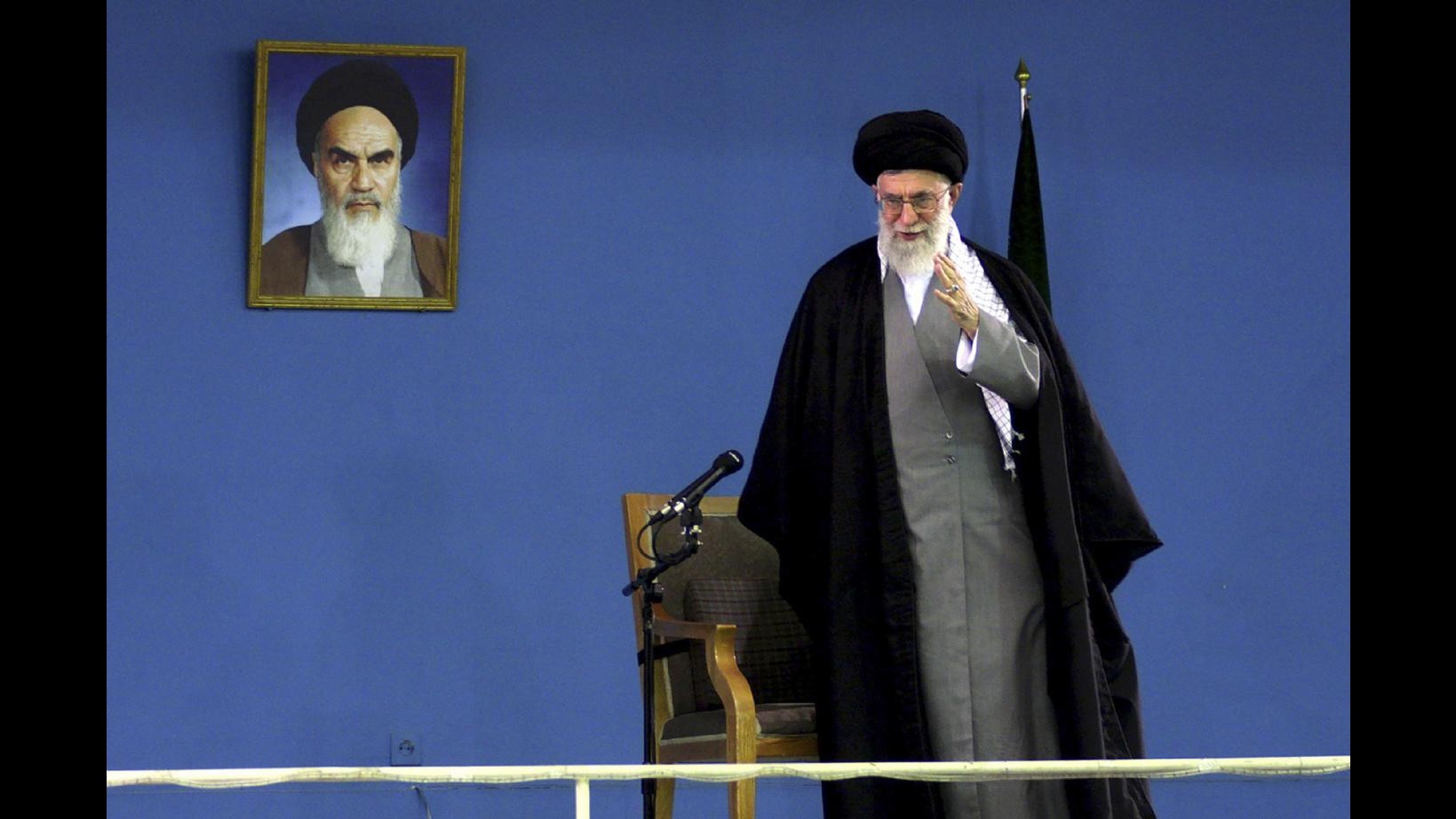 Iran, Khamenei: Sanzioni non ci porteranno a concessioni indesiderate. Oggi nuovi colloqui