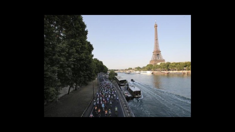 Spari nella redazione di Liberation a Parigi: ferito un fotografo